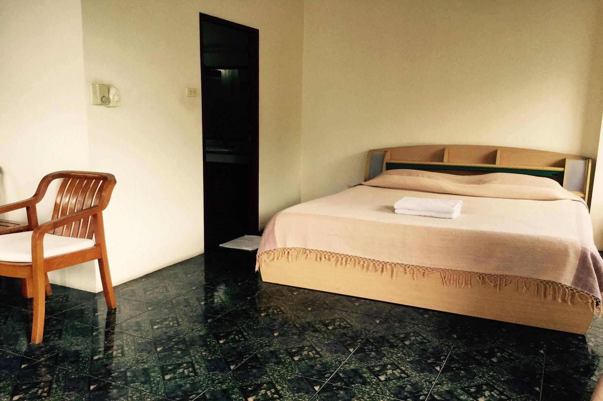 Hotel Shagwell Mansions à Pattaya Extérieur photo
