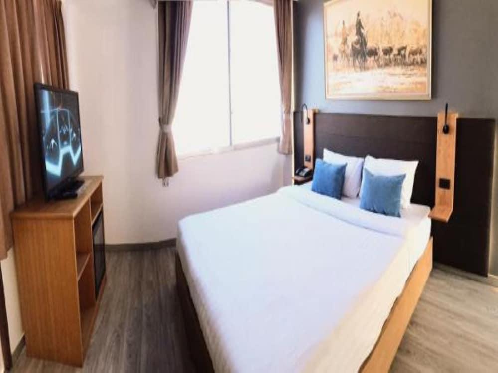 Hotel Shagwell Mansions à Pattaya Extérieur photo