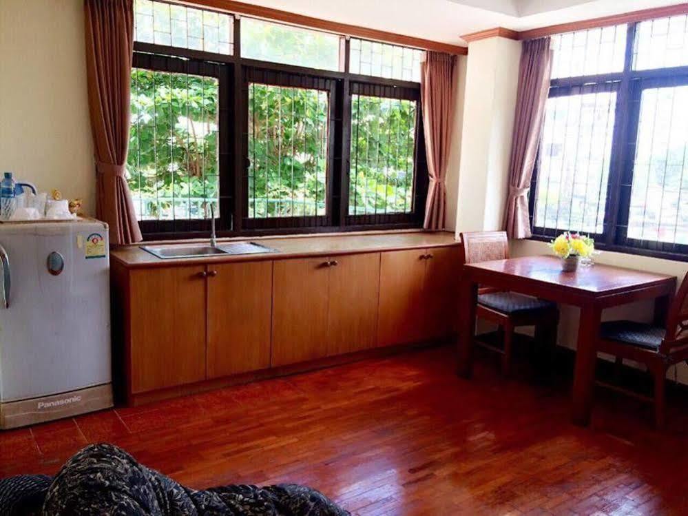 Hotel Shagwell Mansions à Pattaya Extérieur photo